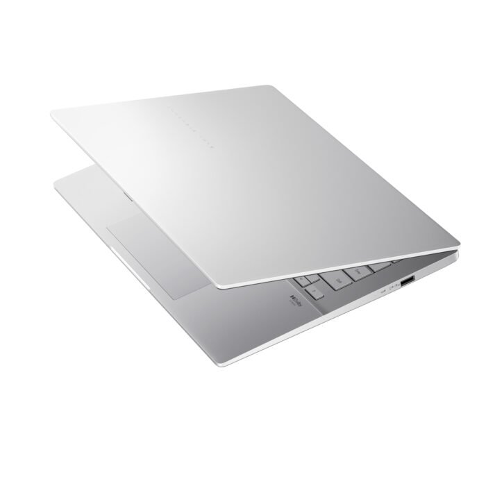 Asus Vivobook S14 | Cool Silver | 14" | IPS | WUXGA | 60 Hz | 1920 x 1200 pikseļi | Pretapžilbināšanas | Intel Core i5 | i5-13420H | 16 GB | DDR5 | Cietvielas diska ietilpība 512 GB | Intel Graphics | Windows 11 Home | 802.11ax | Bluetooth versija 5.3 | Tastatūras valoda ASV starptautiskā | Tastatūras apgaismojums | Akumulatora garantija 12 mēneši | Garantija 24 mēneši
