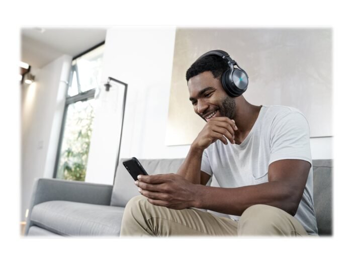 Corsair | High-Fidelity Gaming Headset | VIRTUOSO RGB WIRELESS XT | Wireless/Wired | Over-Ear | Black | Wireless